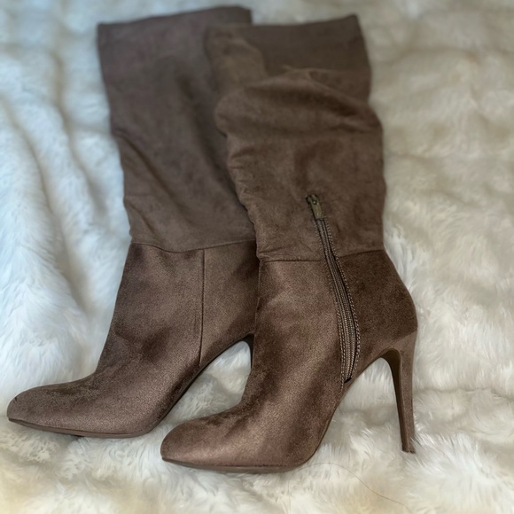 Jessica Simpson Suede Boots - Picture 3 of 6